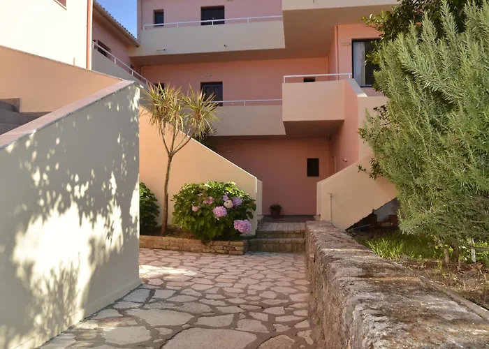 מלון דירות Penelope 4*